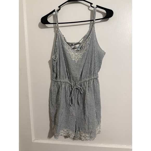 Kimchi Blue Pants - Kimchi Blue striped seersucker romper with white embroidered detailing Size Med